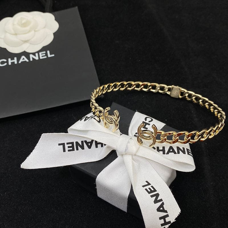 18K Chanel Interlocking Cuff Logo Choker Necklace