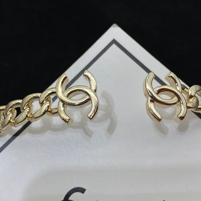 18K Chanel Interlocking Cuff Logo Choker Necklace