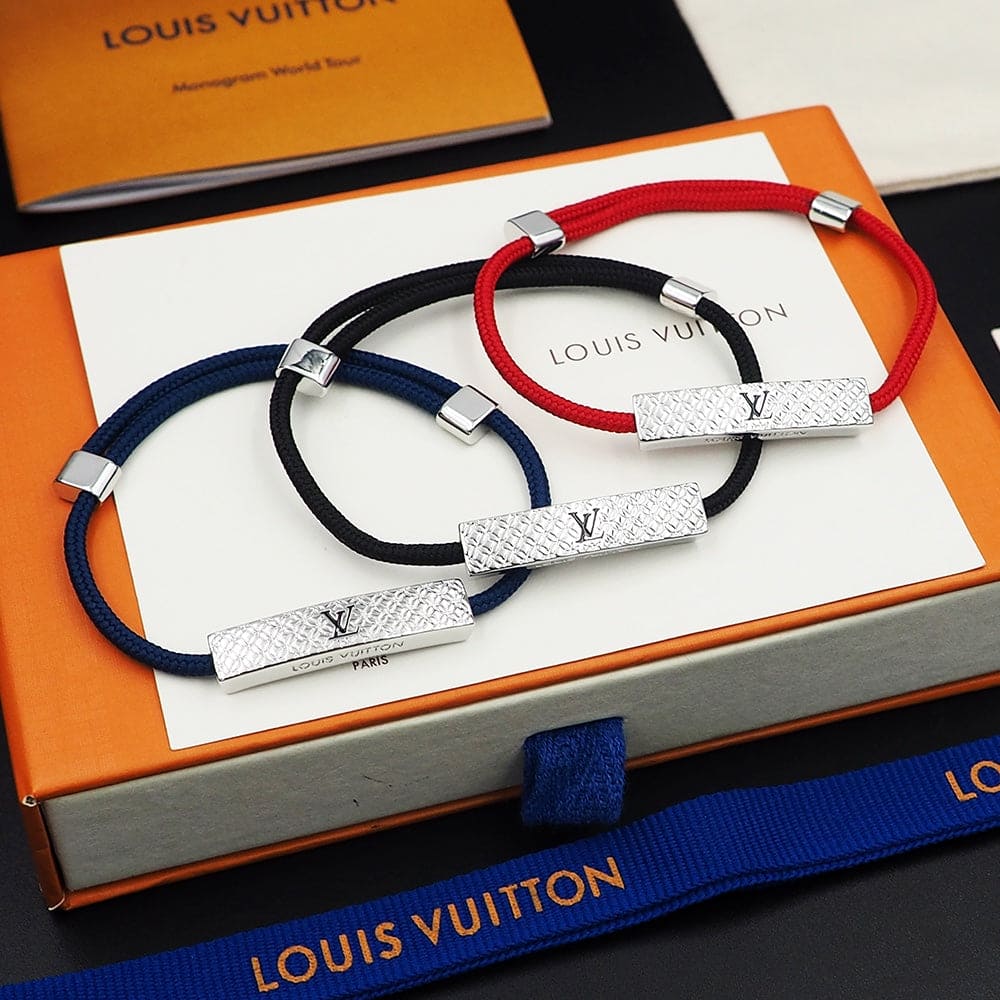 18K Louis Vuitton Champs Elys ̈¦es Red Bracelet