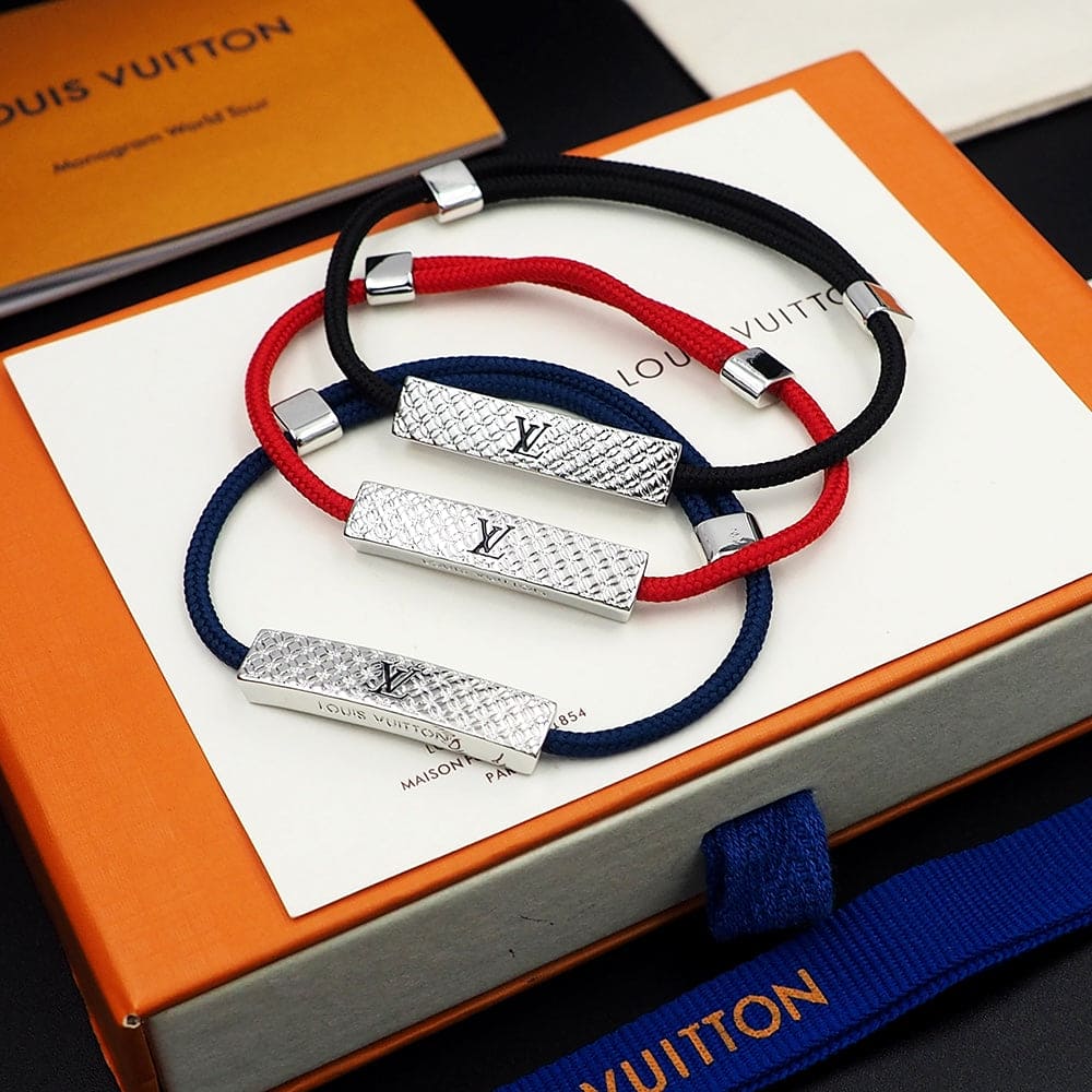 18K Louis Vuitton Champs Elys ̈¦es Red Bracelet