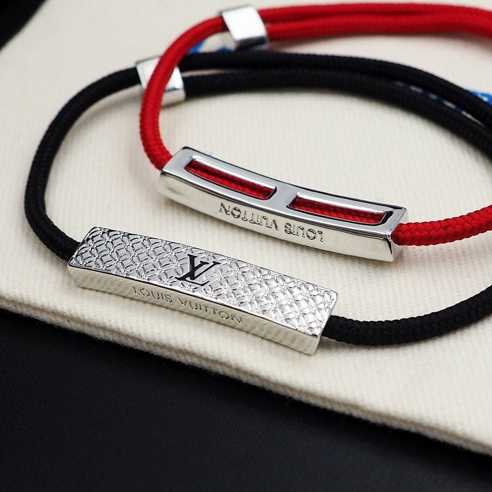 18K Louis Vuitton Champs Elys ̈¦es Red Bracelet