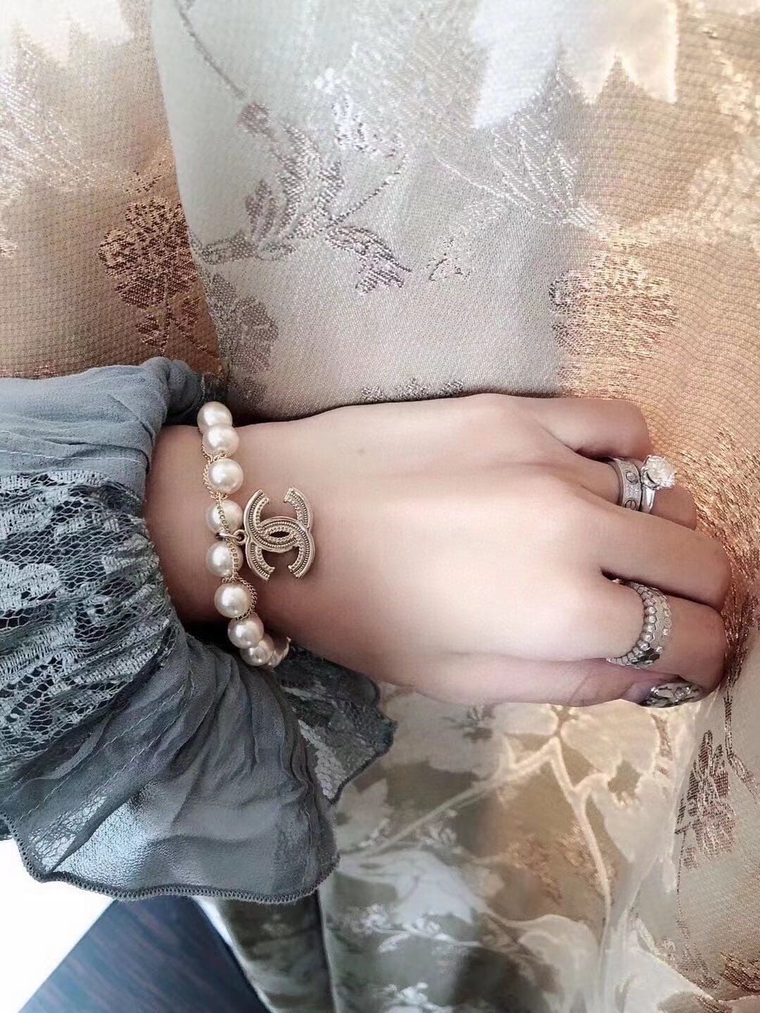 18K Chanel Pearls Bracelet