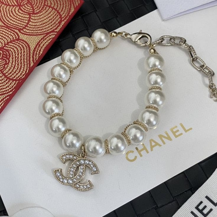 18K Chanel Pearls Bracelet