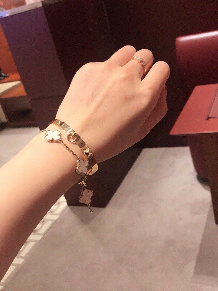 18K Hermes Collier De Chien Bracelet