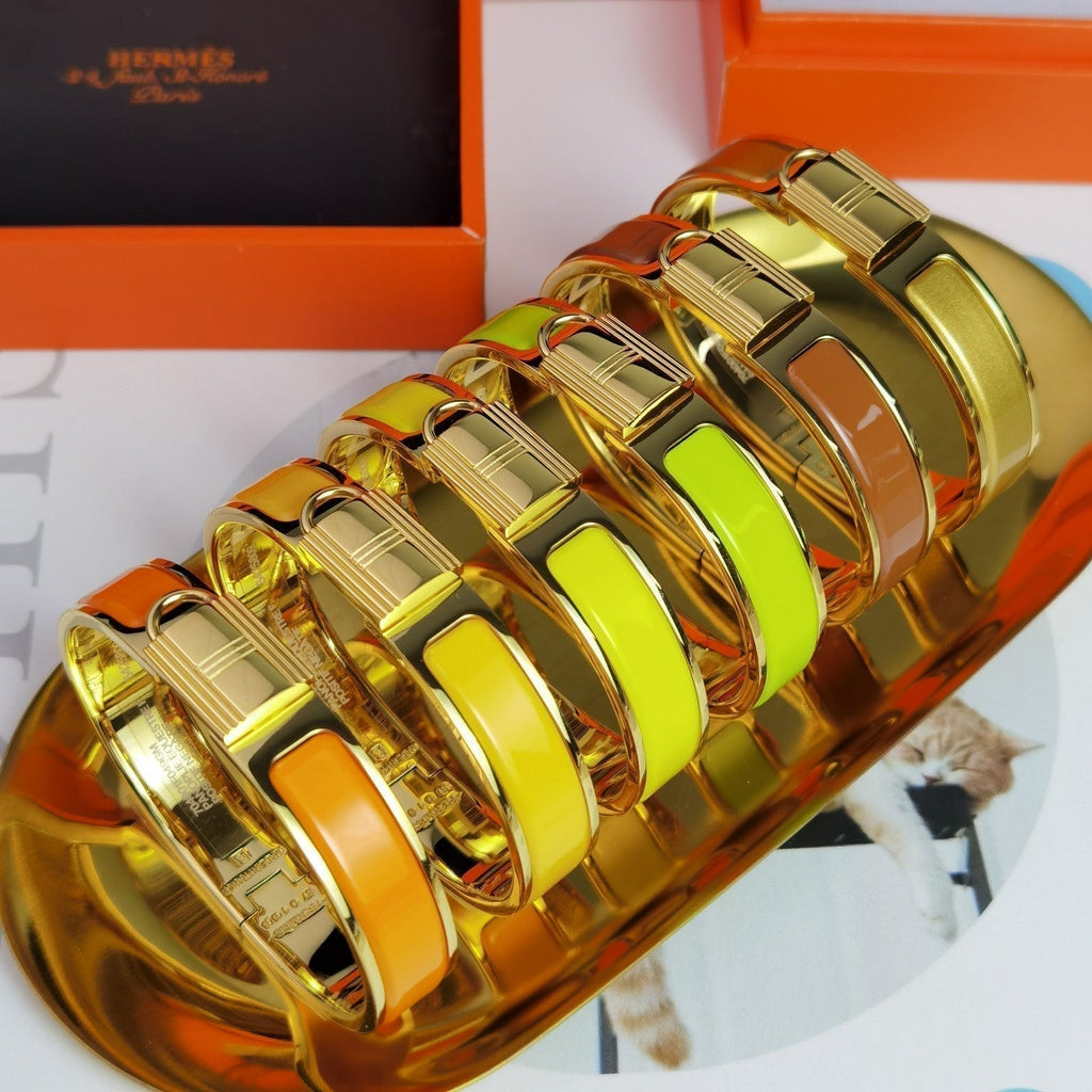 18K Hermes Clic Cadenas Yellow Bracelet