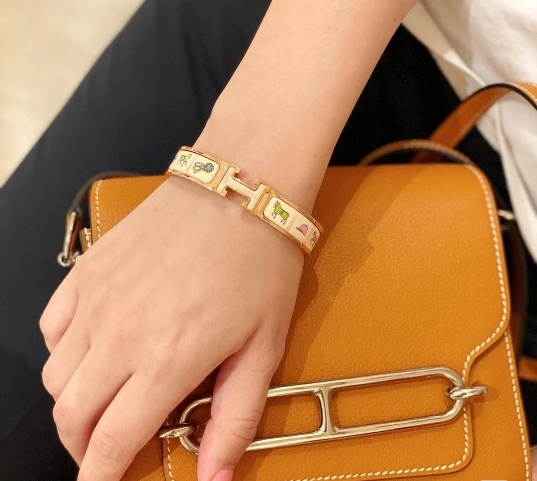 18K Hermes Clic Couvertures Bracelet