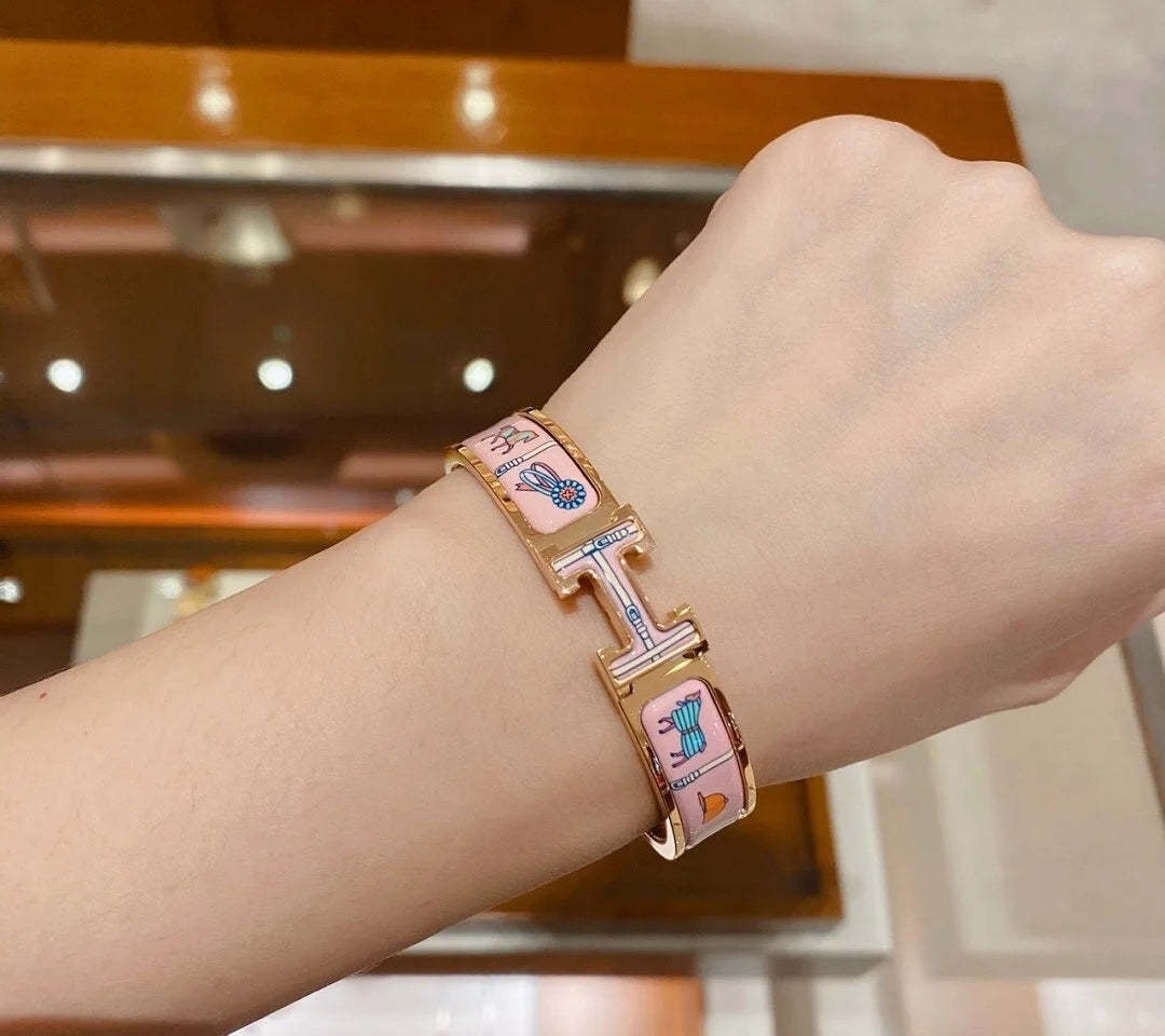 18K Hermes Clic Couvertures Bracelet
