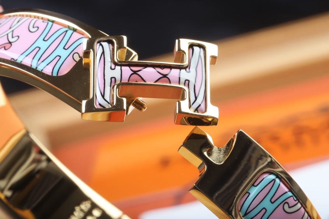 18K Hermes Clic H Lift Pink Bracelet