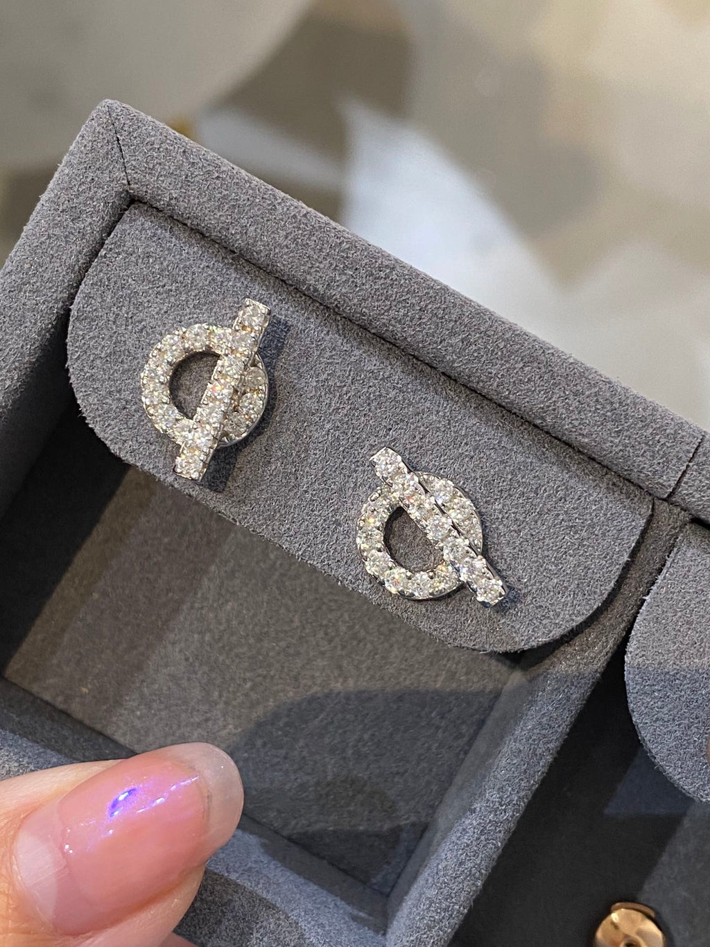 18K Hermes Finesse Diamond Stud Earrings
