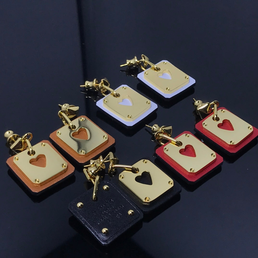 18K Hermes As De Celine White Earrings