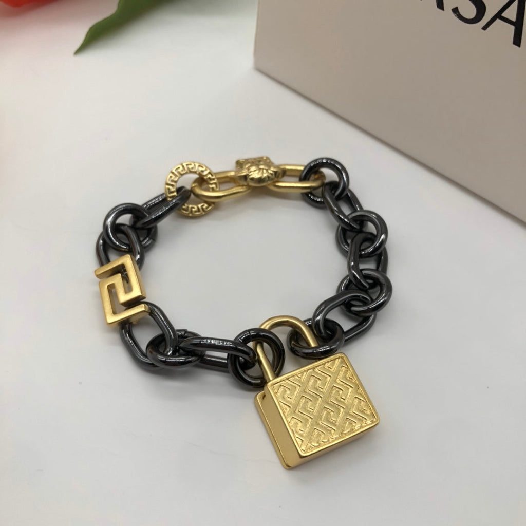 18K Celine Ver Chain Bracelet