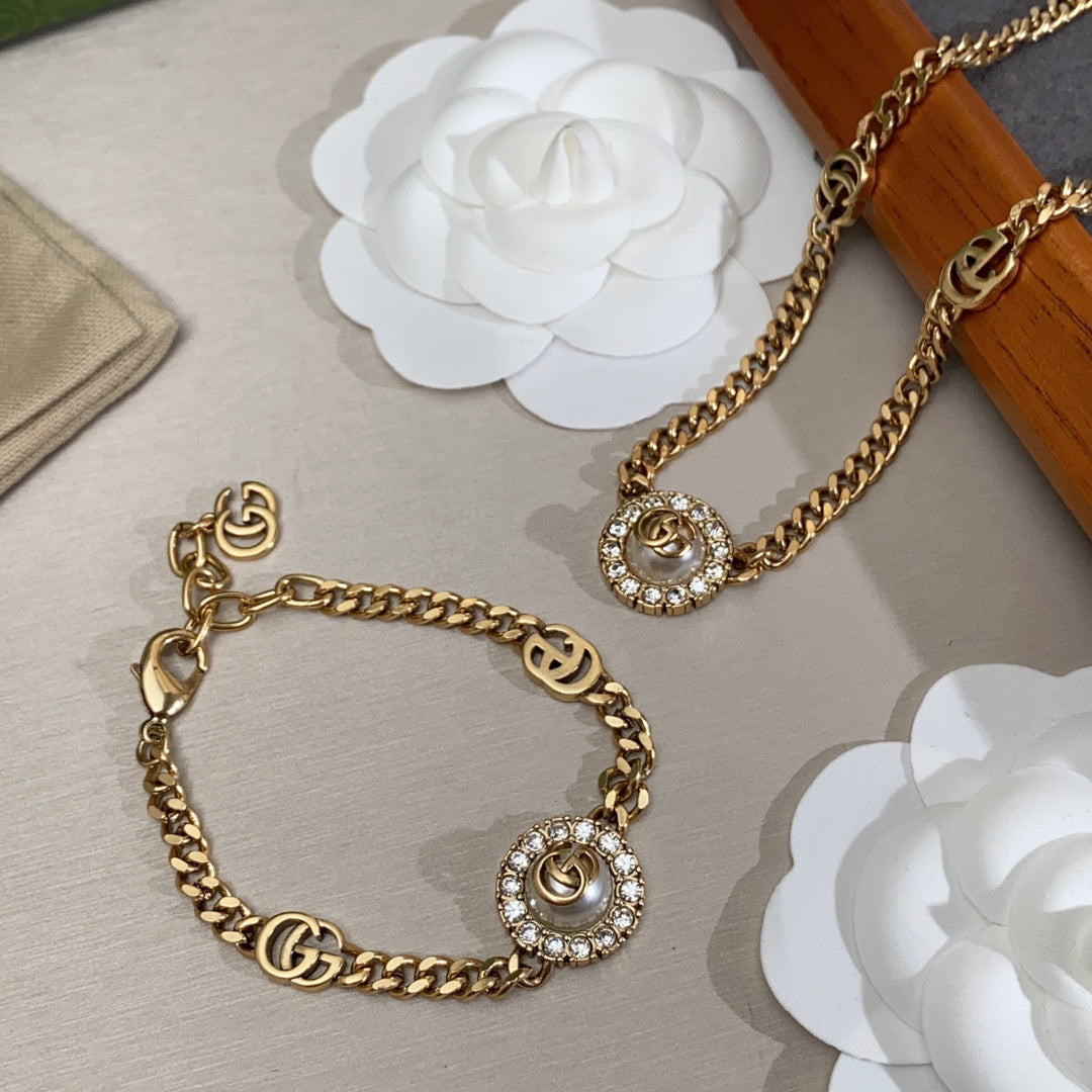 18K Gucci Double Flower Necklace