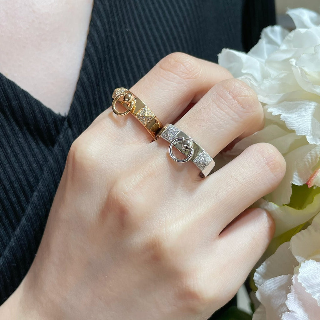 18K Hermes Collier De Chien Lock Diamonds Ring