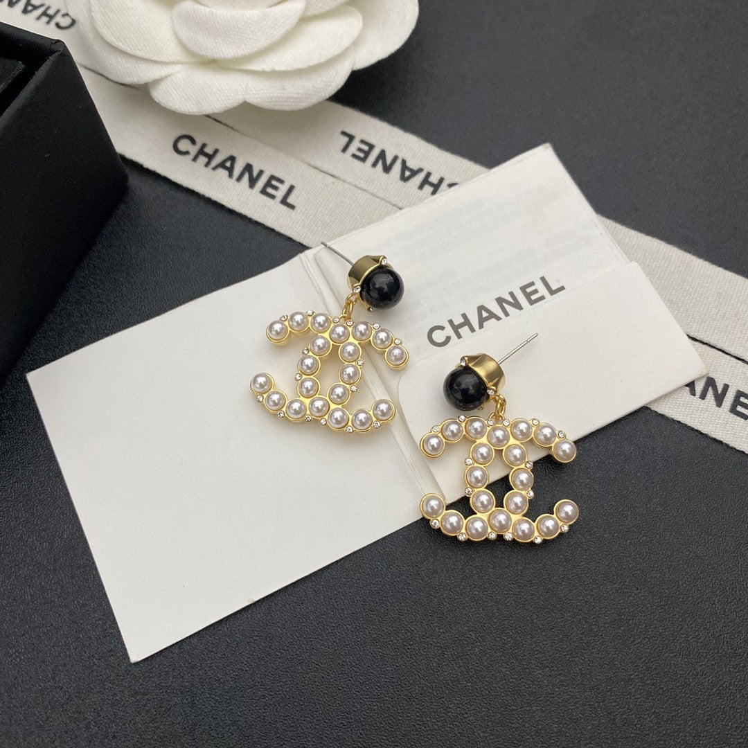 18K Chanel Pearl Pendant Earrings