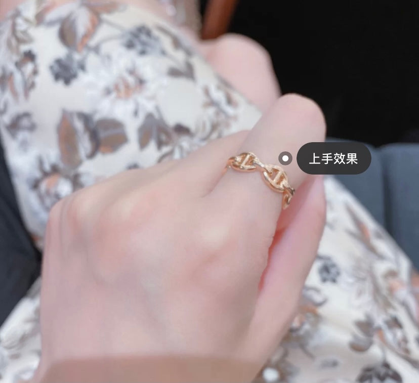 18K Hermes Chaine D'Ancre Enchainee Ring