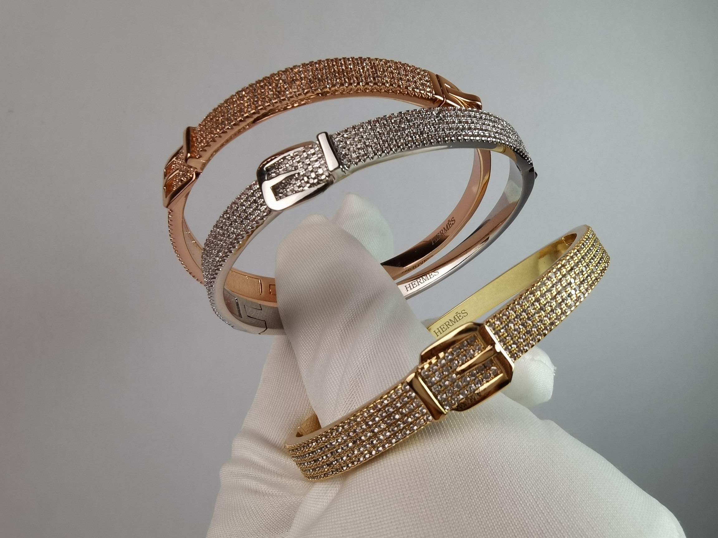 18K Hermes Kelly Diamond Vintage Bracelet