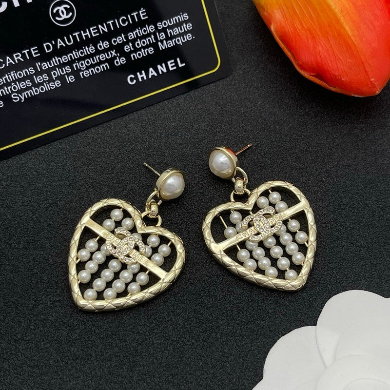 18K Chanel Gold Heart Pearl Earrings
