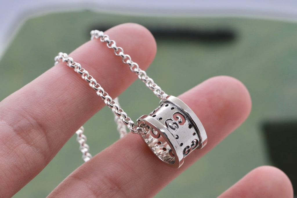 18K Gucci Double Icon Twirl Necklace