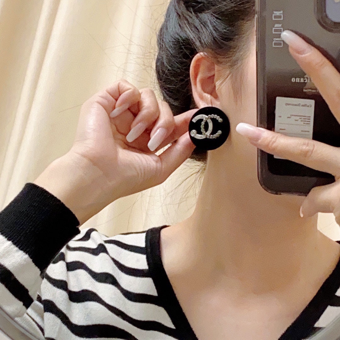 18K Chanel Black Resin Circle Earrings