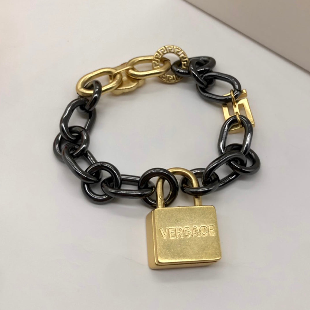 18K Celine Ver Chain Bracelet