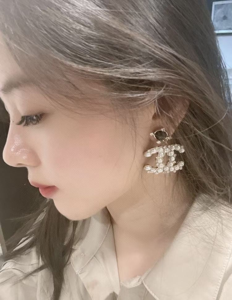 18K Chanel Pearl Pendant Earrings