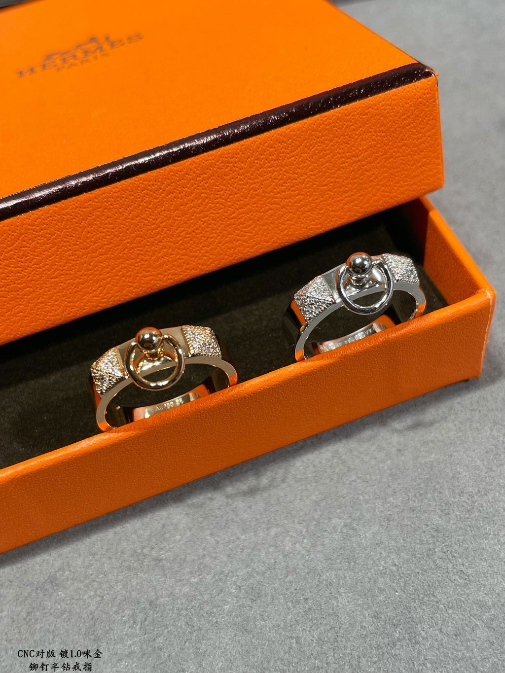 18K Hermes Collier De Chien Lock Diamonds Ring