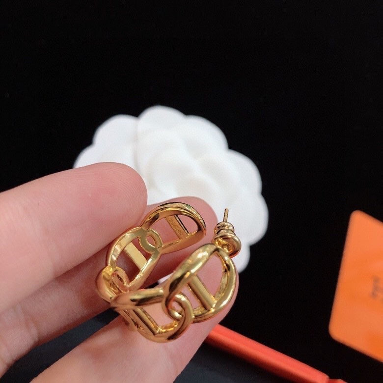 18K Hermes Chaine D'Ancre Enchainee Earrings