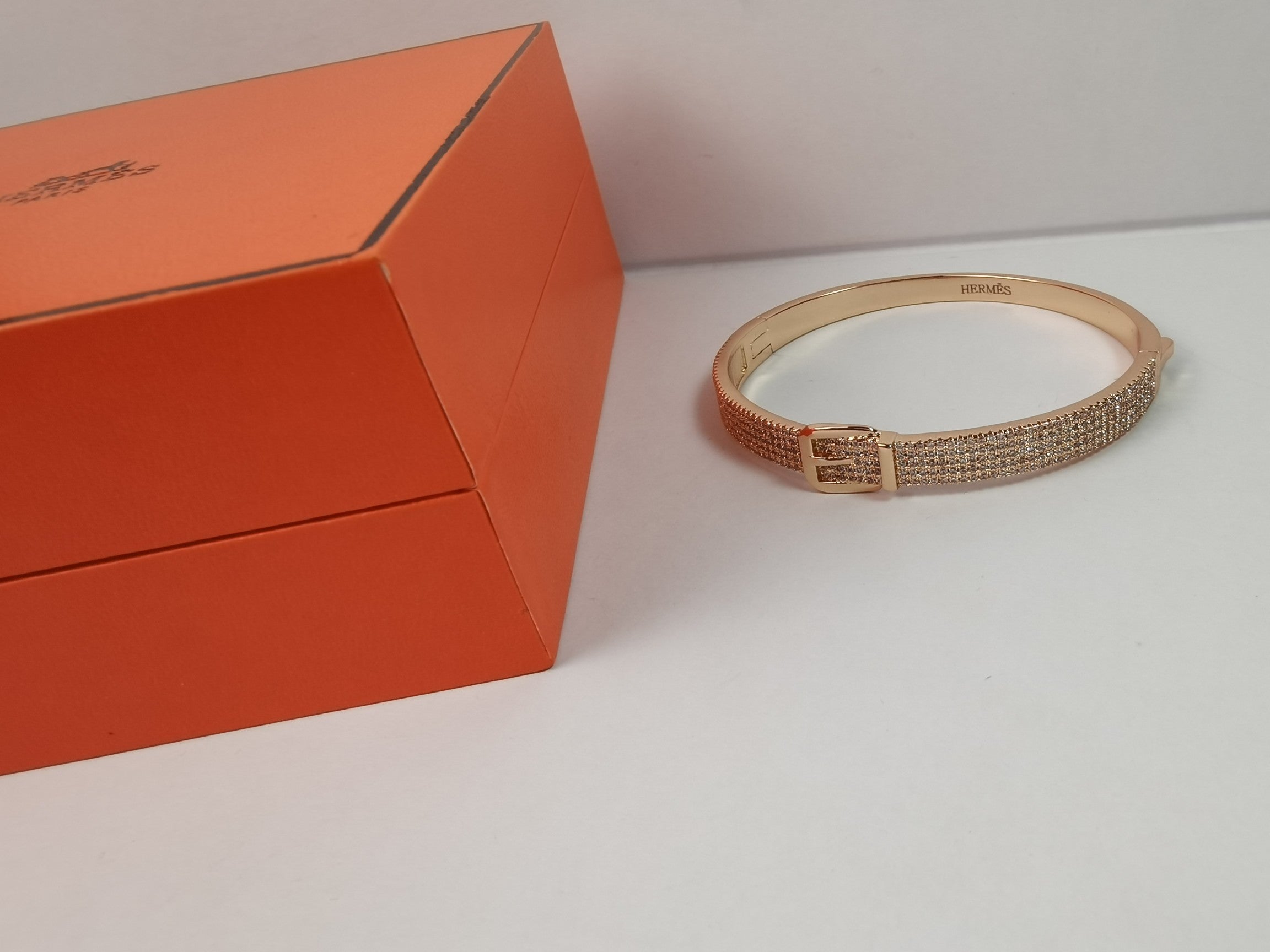 18K Hermes Kelly Diamond Vintage Bracelet