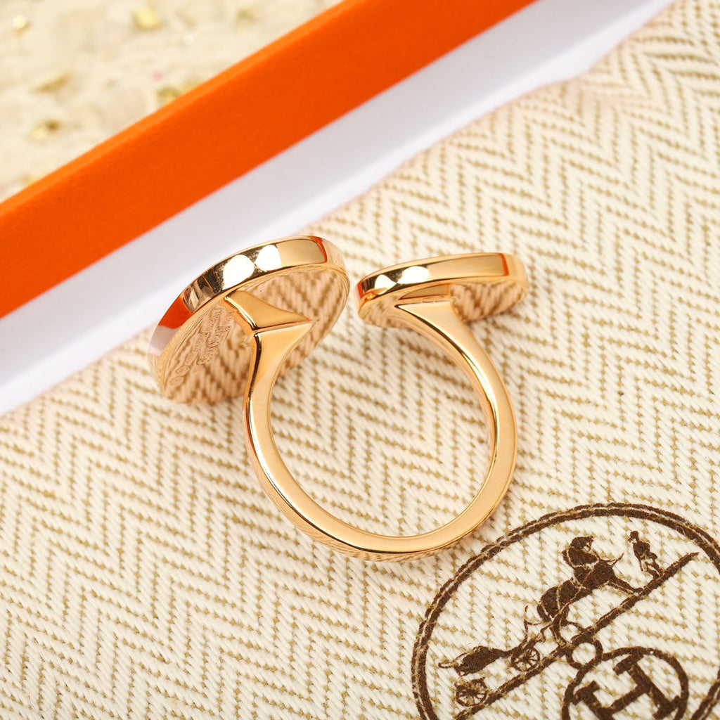 18K Hermes Chaine D'ancre Verso Large Ring
