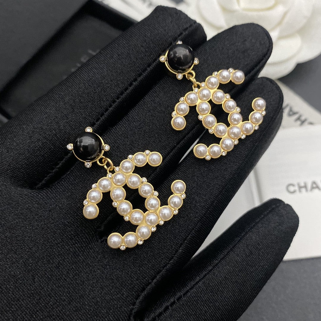 18K Chanel Pearl Pendant Earrings