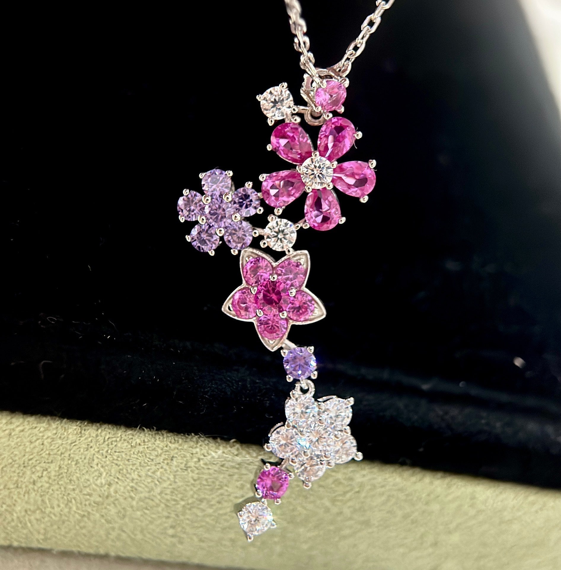 18K Folie Des Pr ̈¦s Pendant Necklace