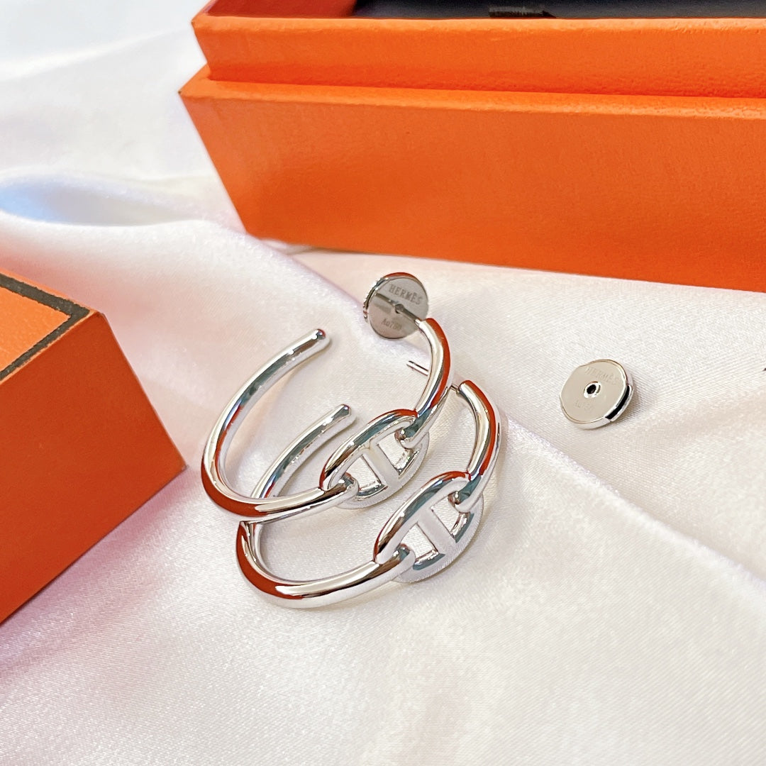18K Hermes Chaine D'Ancre Earrings