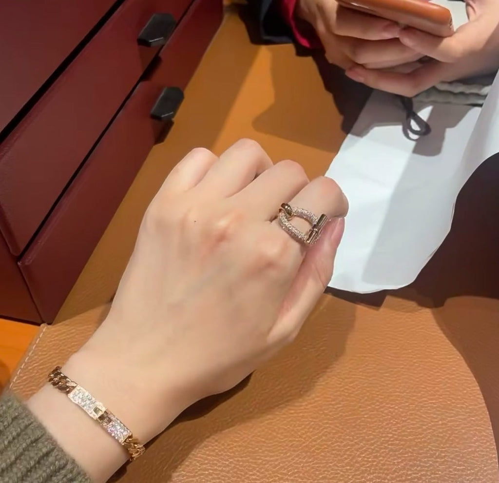 18K Hermes Adage Ring