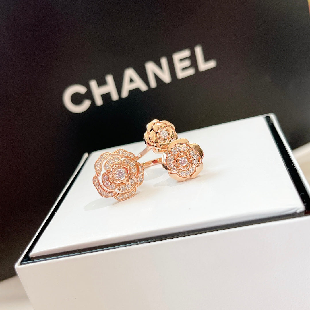 18K Chanel Extrait De Cam ̈¦lia Ring