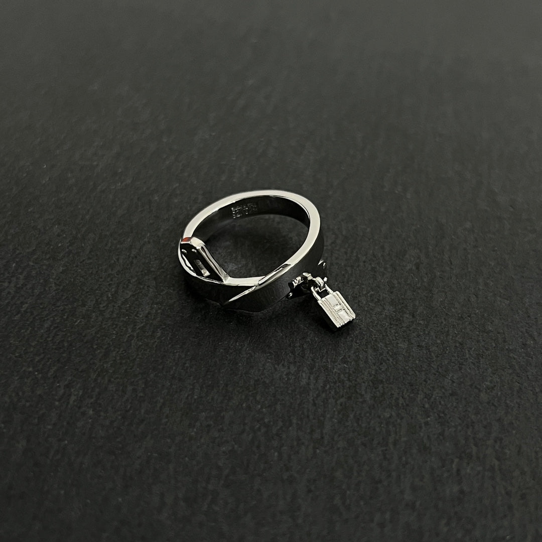 18K Hermes Kelly Gavroche Ring