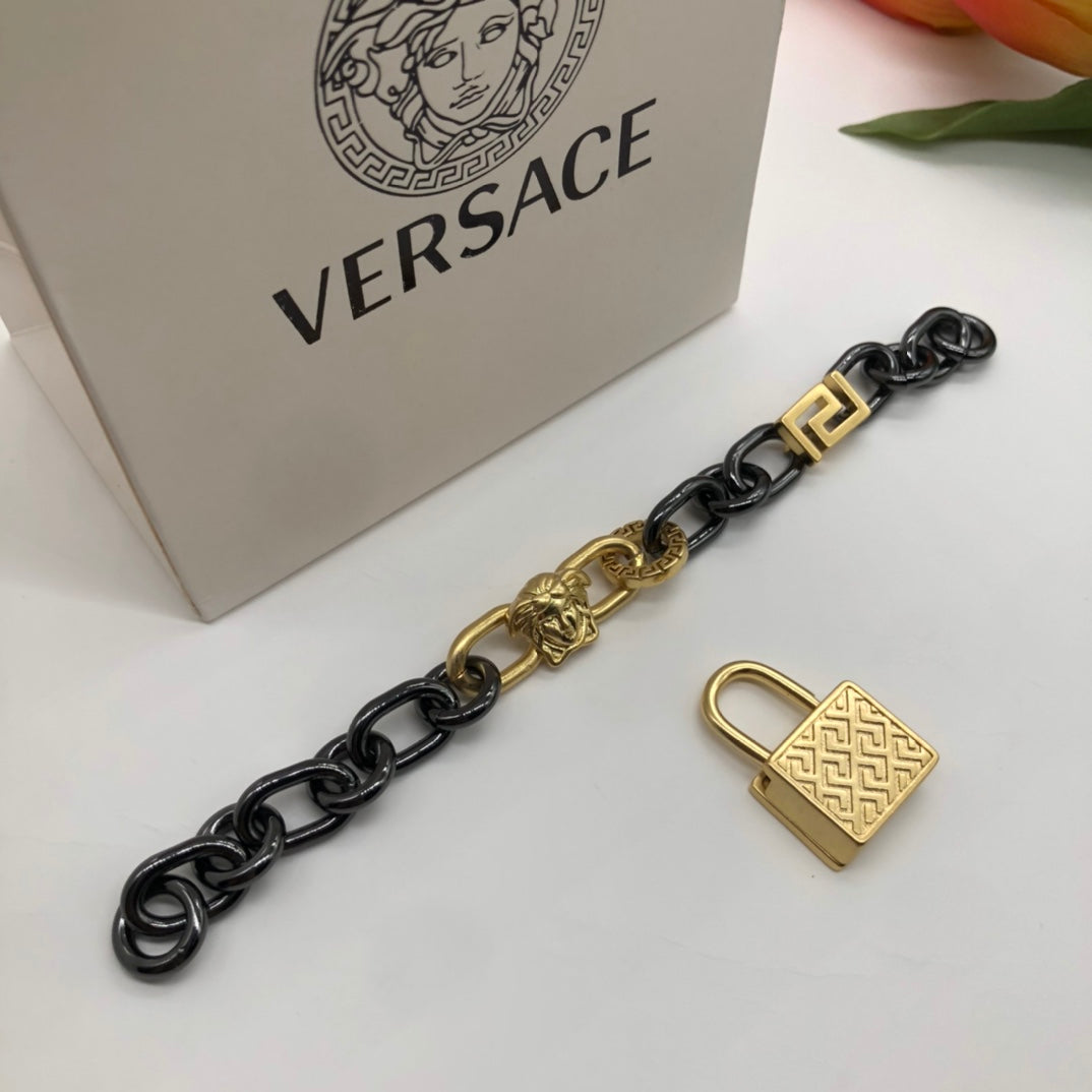 18K Celine Ver Chain Bracelet