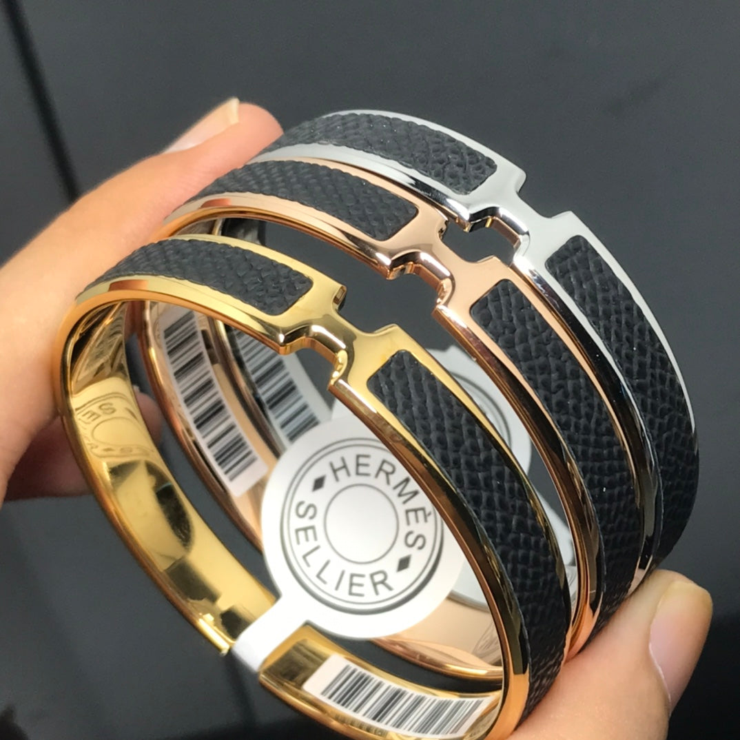 18K Hermes Olympe Black Bracelet