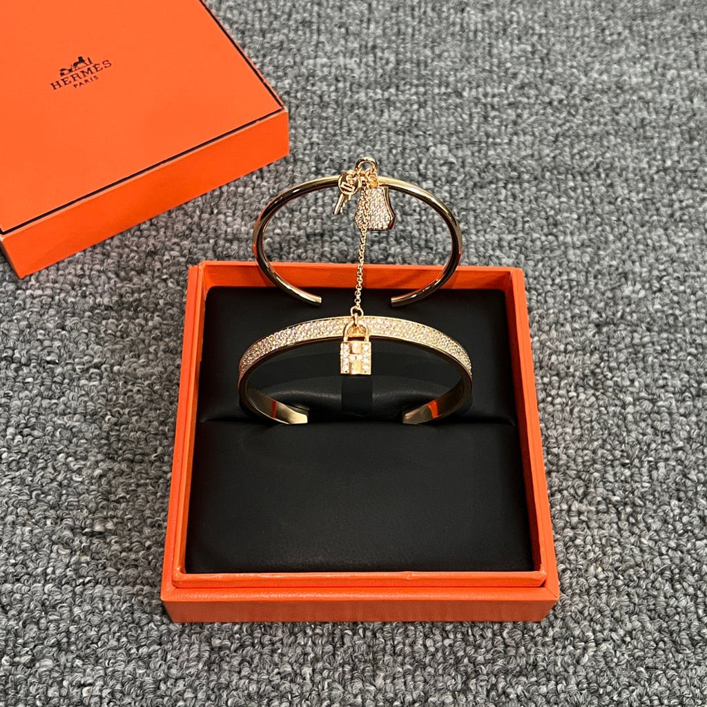 18K Hermes Kelly Clochette Diamonds Bracelet