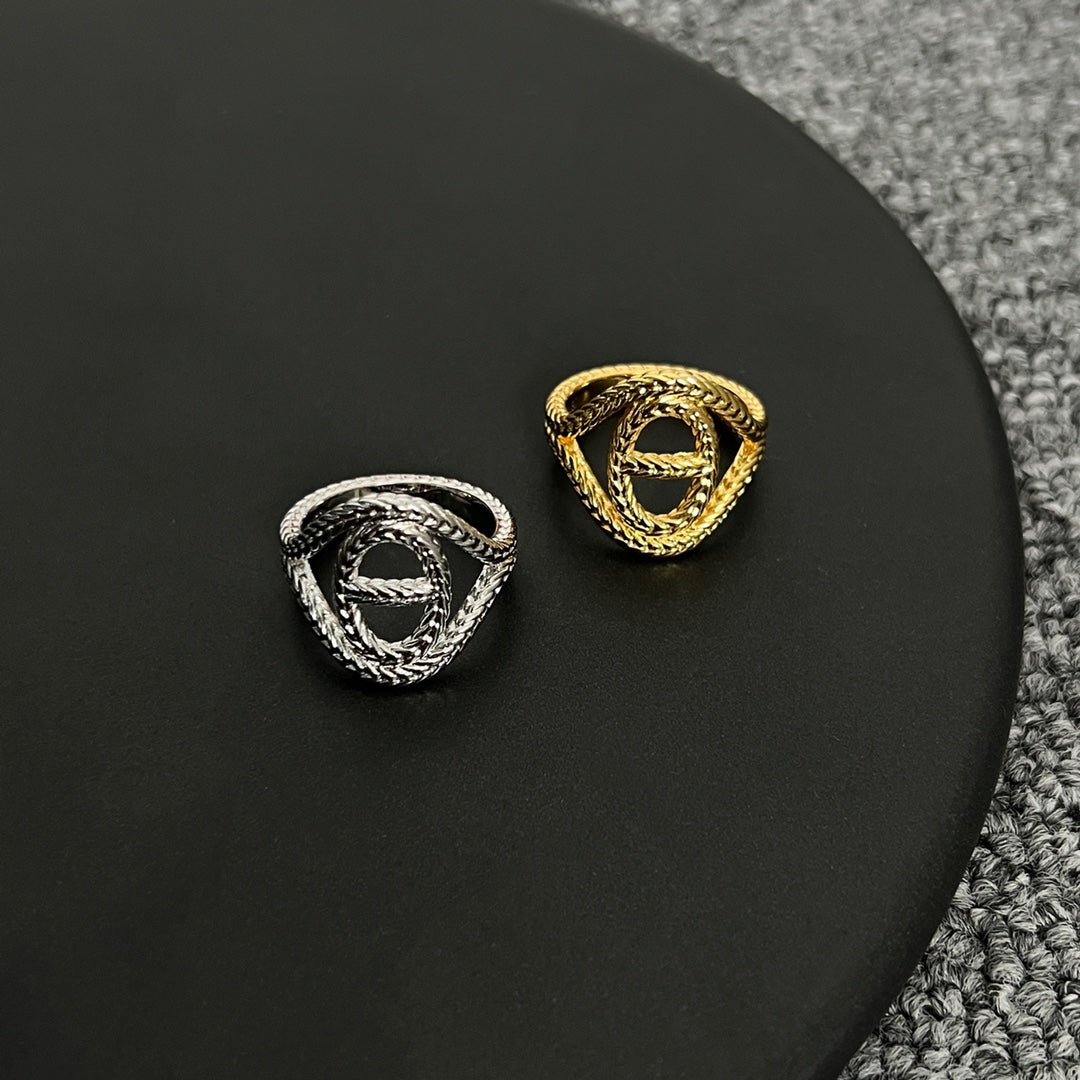 18K Hermes Chaine D'Ancre Danae Medium Ring