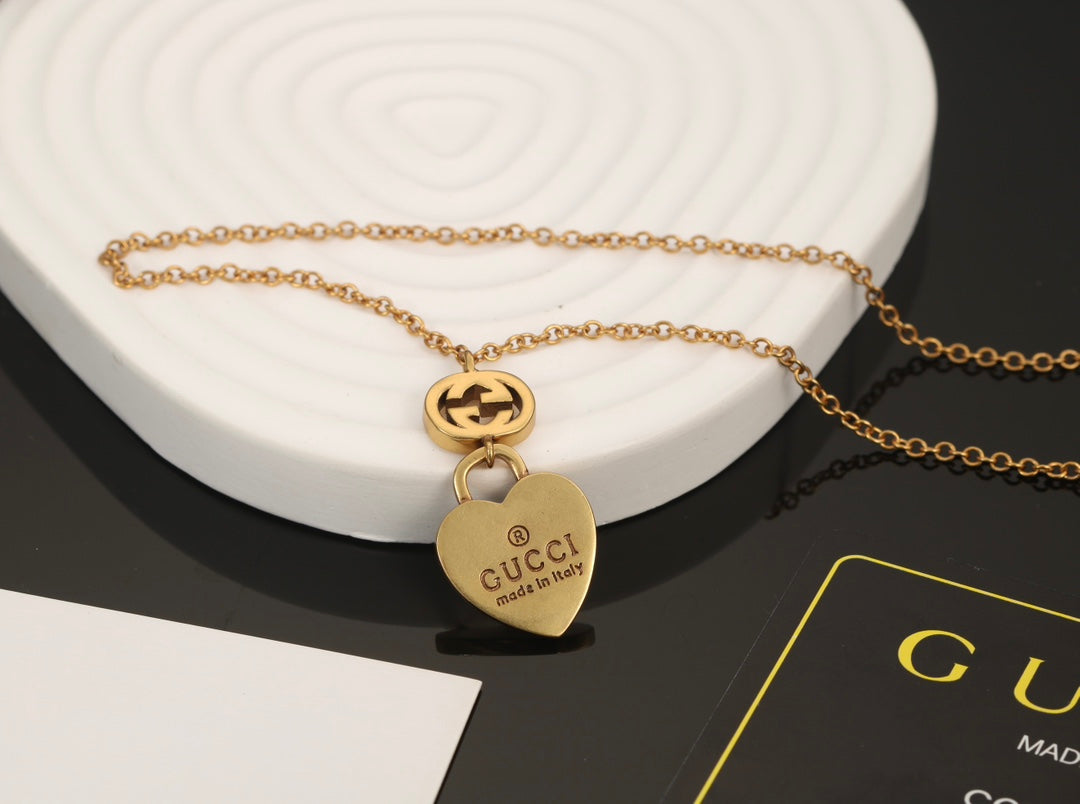 18K Gucci Double Heart Pendant Necklace