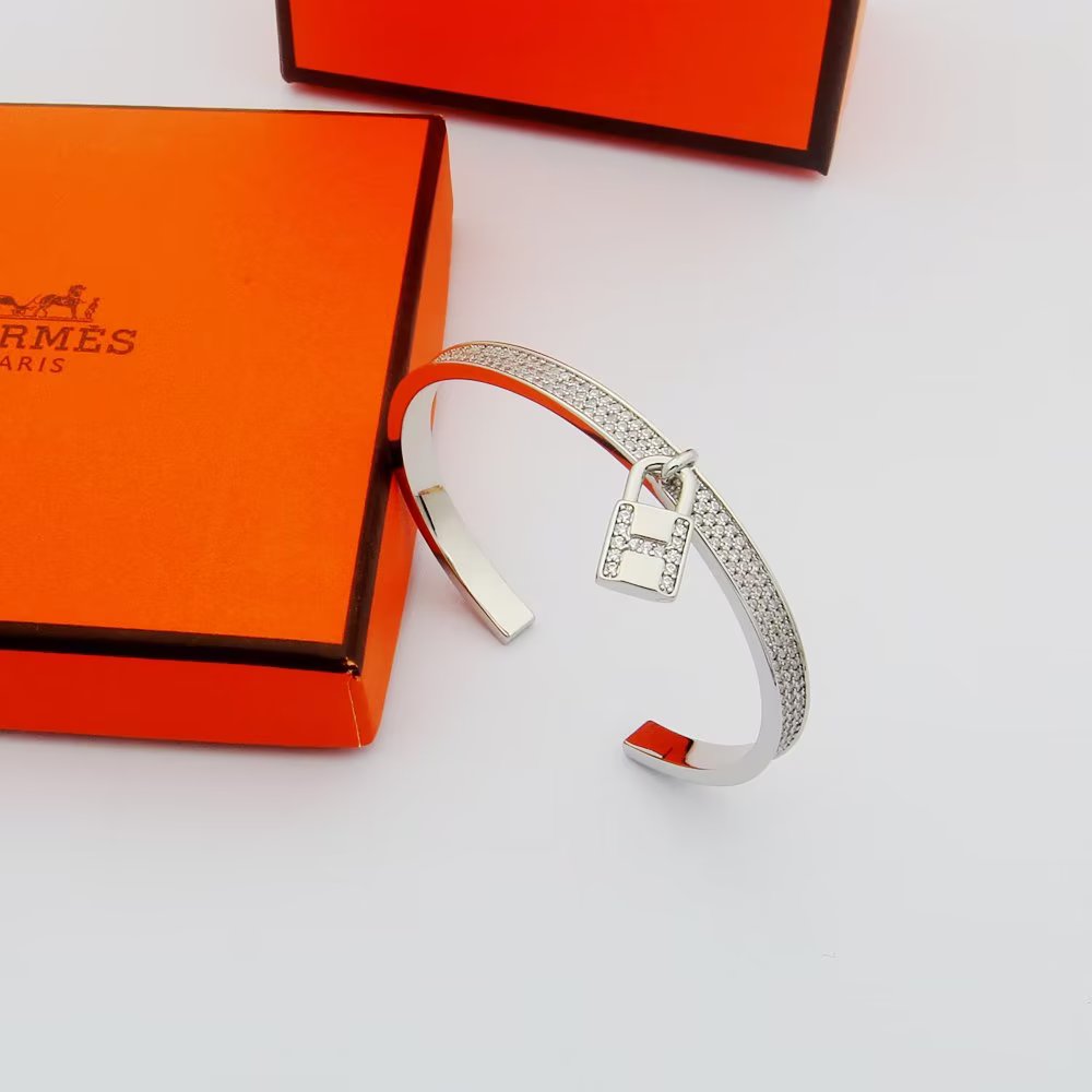 18K Hermes Kelly Lock Vintage Hermes Bracelet