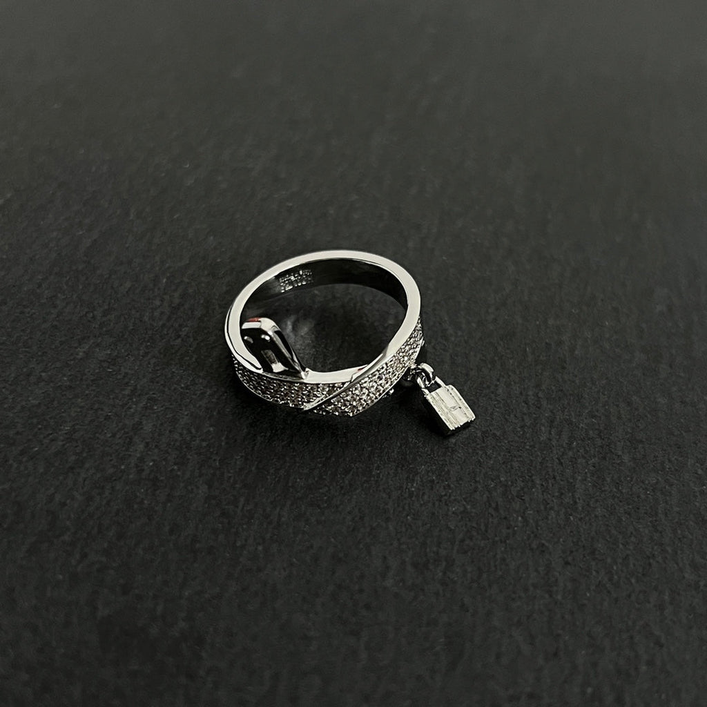 18K Hermes Kelly Gavroche Diamonds Ring