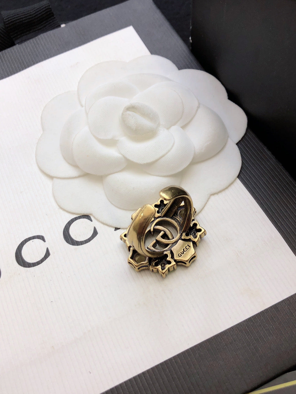 18K Gucci Double Crystal Flower Ring