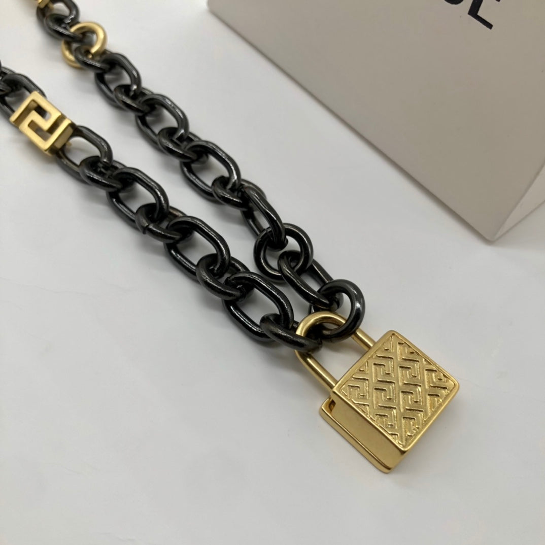 18K Celine Ver Chain Necklace