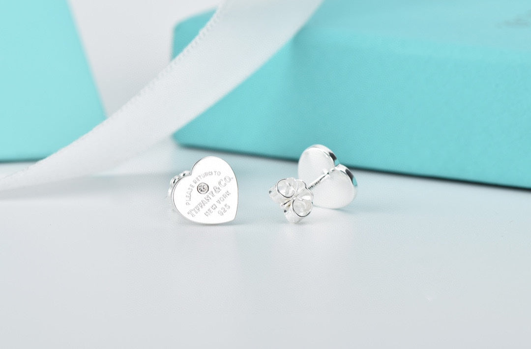 18K Tiffany Return to Heart Earrings