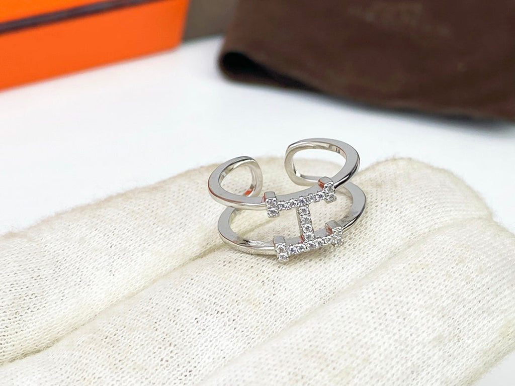18K Hermes Ever Chaine D'ancre Ring