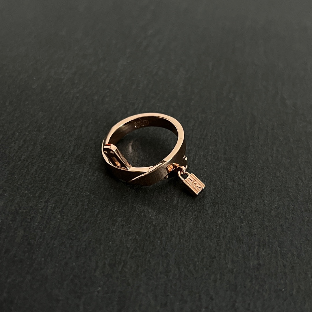 18K Hermes Kelly Gavroche Ring