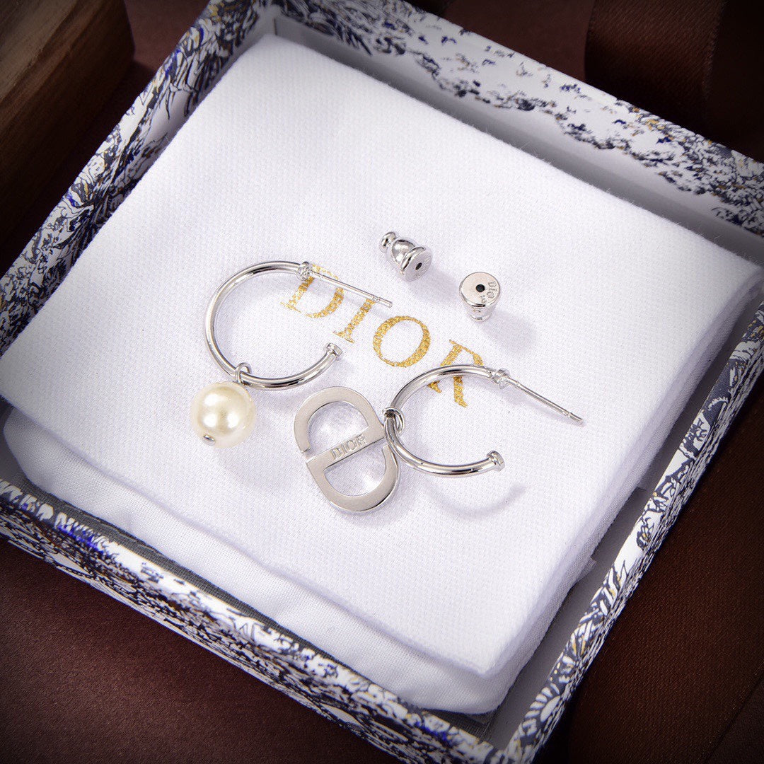 18K Dior Petit Pearl Earrings