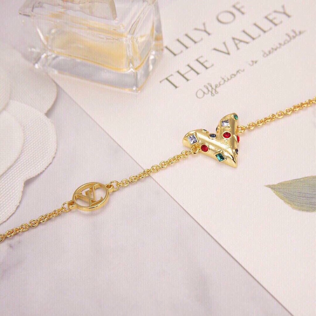 18K Louis Vuitton Essential V Plan ̈ ̈te Bracelet