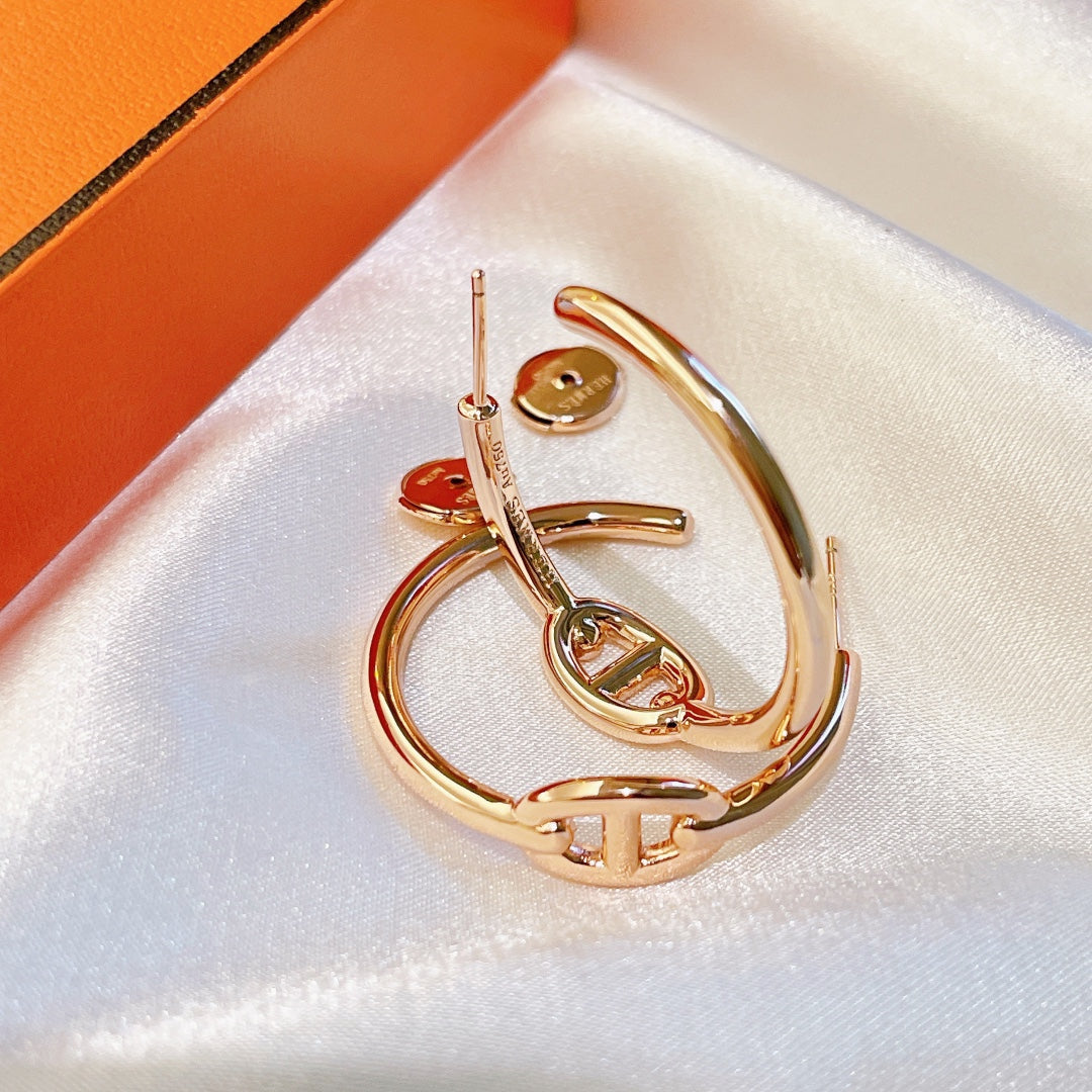 18K Hermes Chaine D'Ancre Earrings